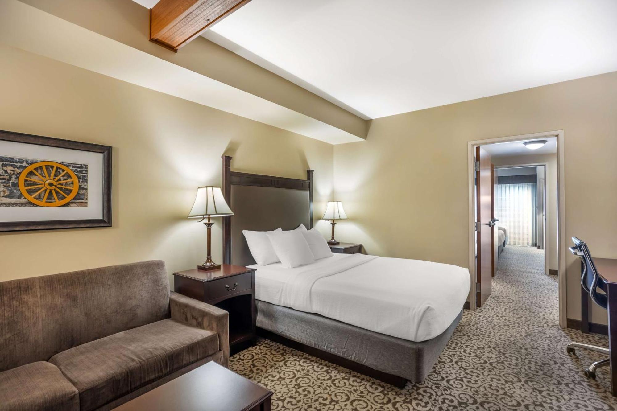 Hotel Western Village Intercourse